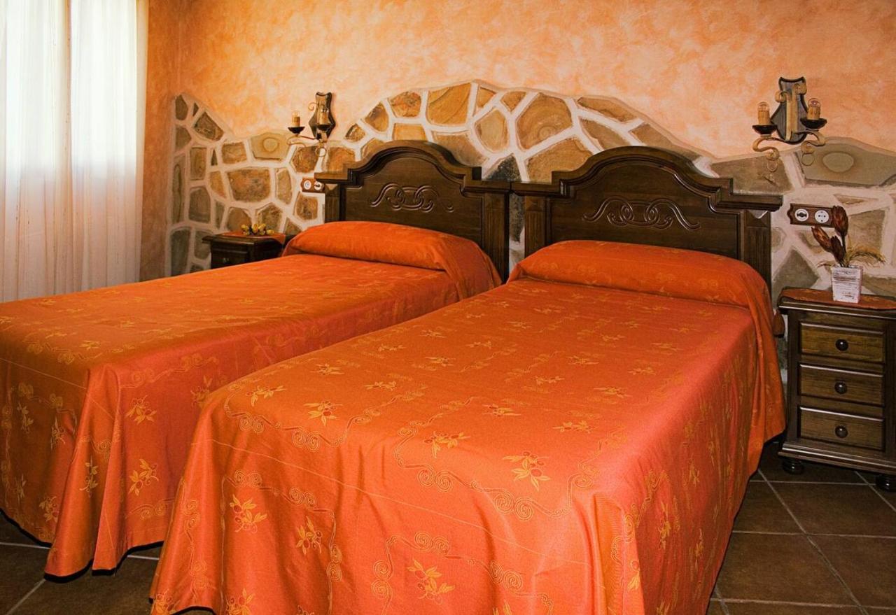 Casa Rural Cristina III San Pablo de los Montes Bagian luar foto